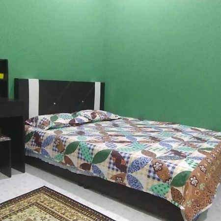 Homestay Kak Tiy Kuala Terengganu Exterior photo