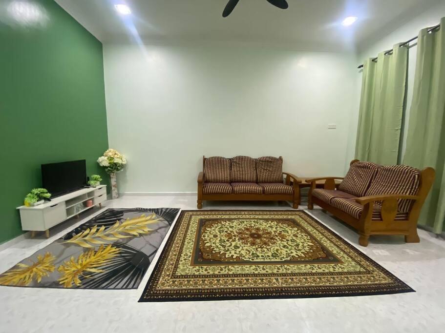 Homestay Kak Tiy Kuala Terengganu Exterior photo