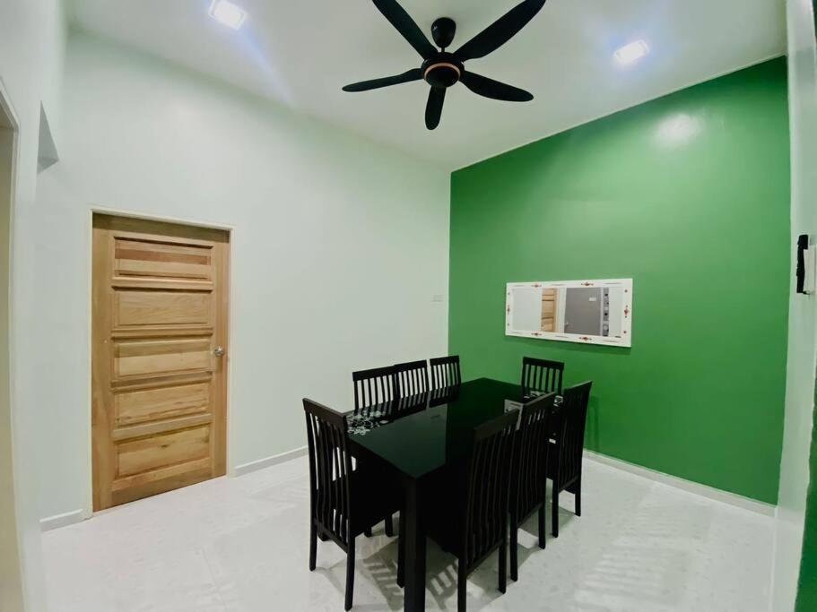 Homestay Kak Tiy Kuala Terengganu Exterior photo